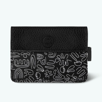 Čierne puzdro na kreditné karty s bielym vzorom Cabaia Mini Wallet Pont Neuf W23 W23 TU